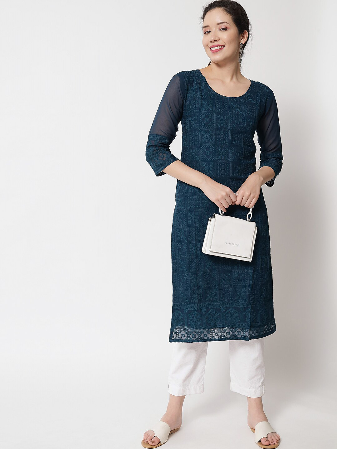 

VAIRAGEE Teal Embroidered Kurta