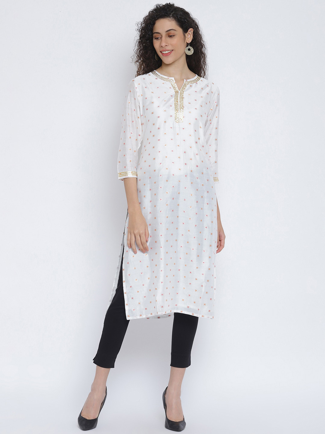 

R&B Women Ivory White Geometric Embroidered V Neck Kurta