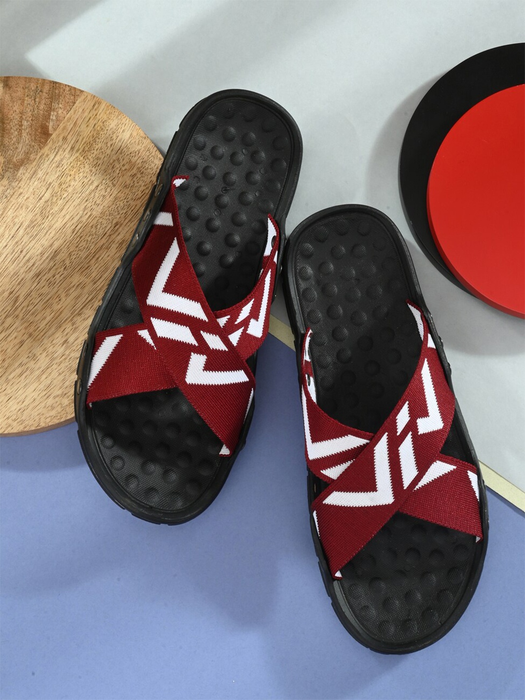

VIV Men Red & White Printed Sliders