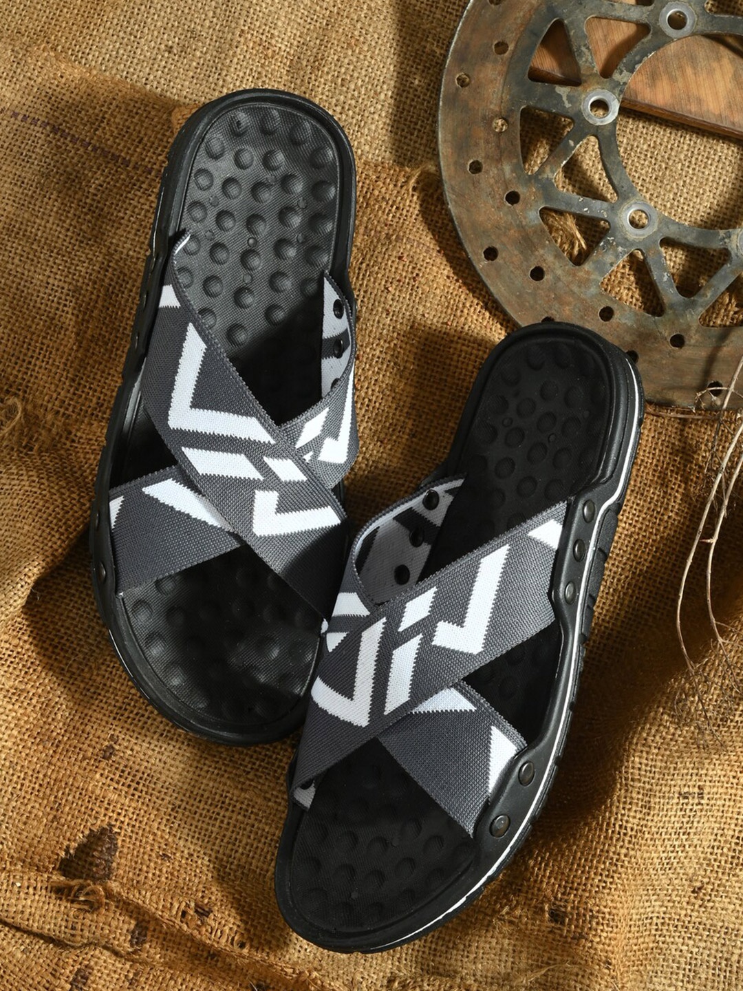 

VIV Men Grey & White Slip-On