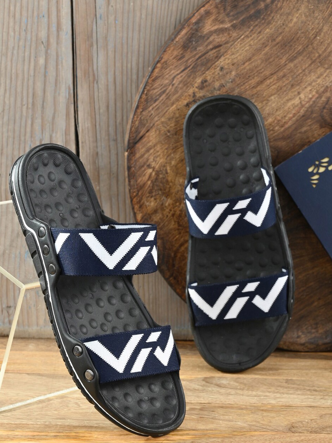 

VIV Men Blue & White Printed Sliders