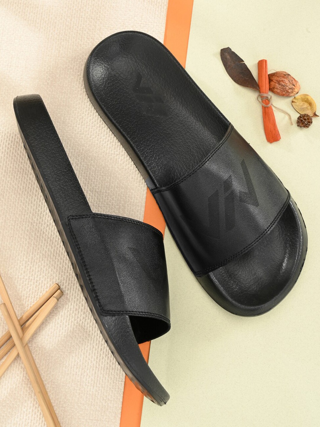 

VIV Men Black Sliders