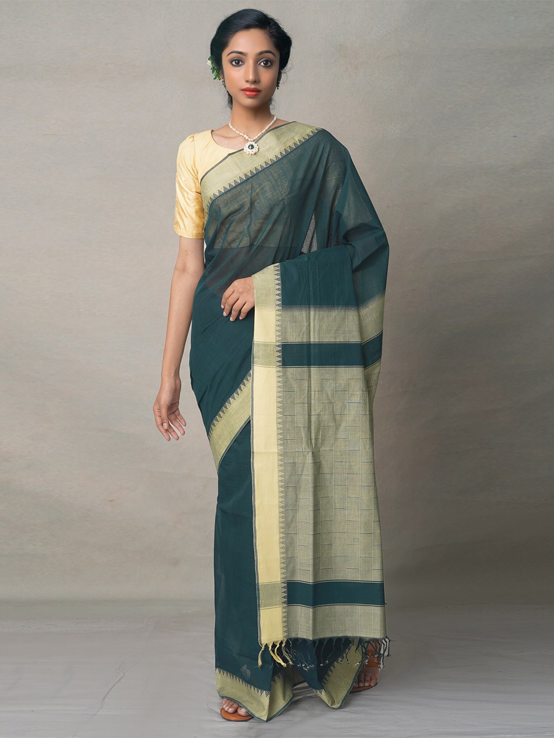 

Unnati Silks Green & Beige Woven Design Pure Cotton Chettinad Saree