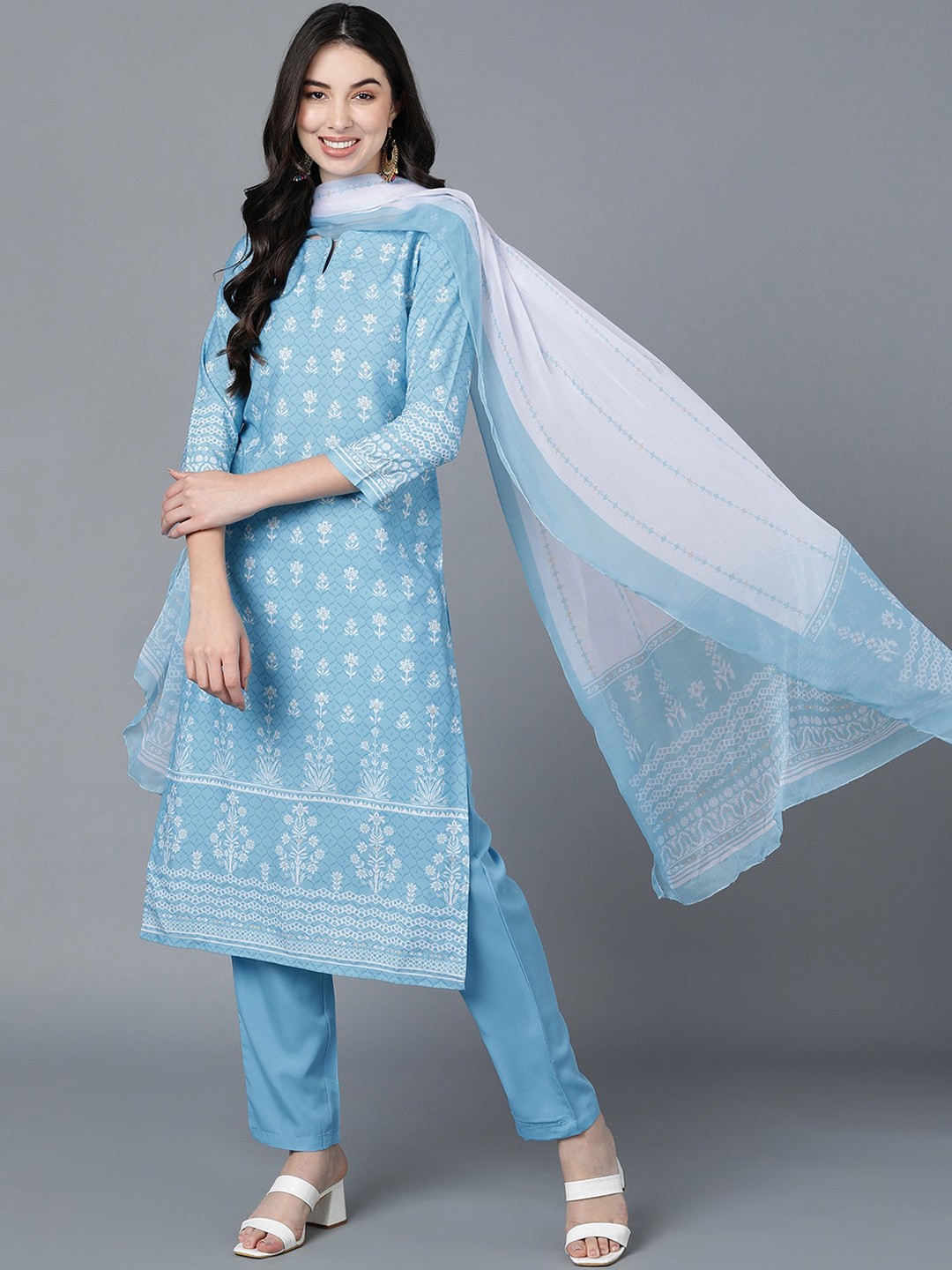 

AHIKA Women Blue Ethnic Motifs Printed High Slit Kurti with Trousers & With Dupatta