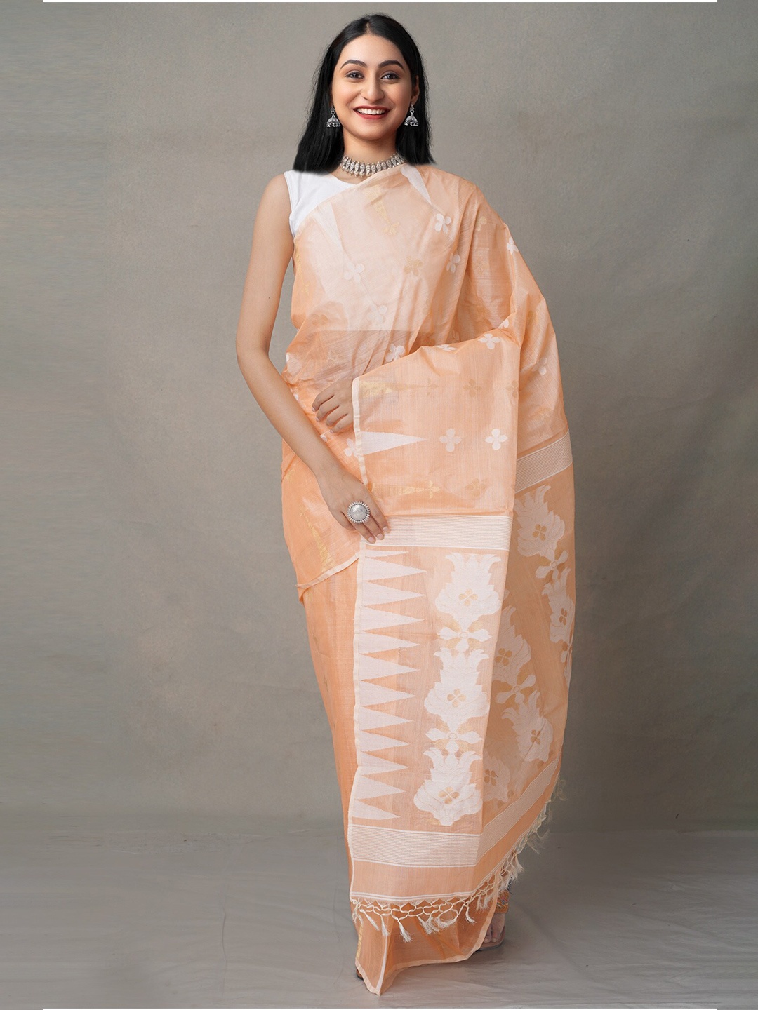 

Unnati Silks Pink & White Ethnic Motifs Silk Cotton Jamdani Saree