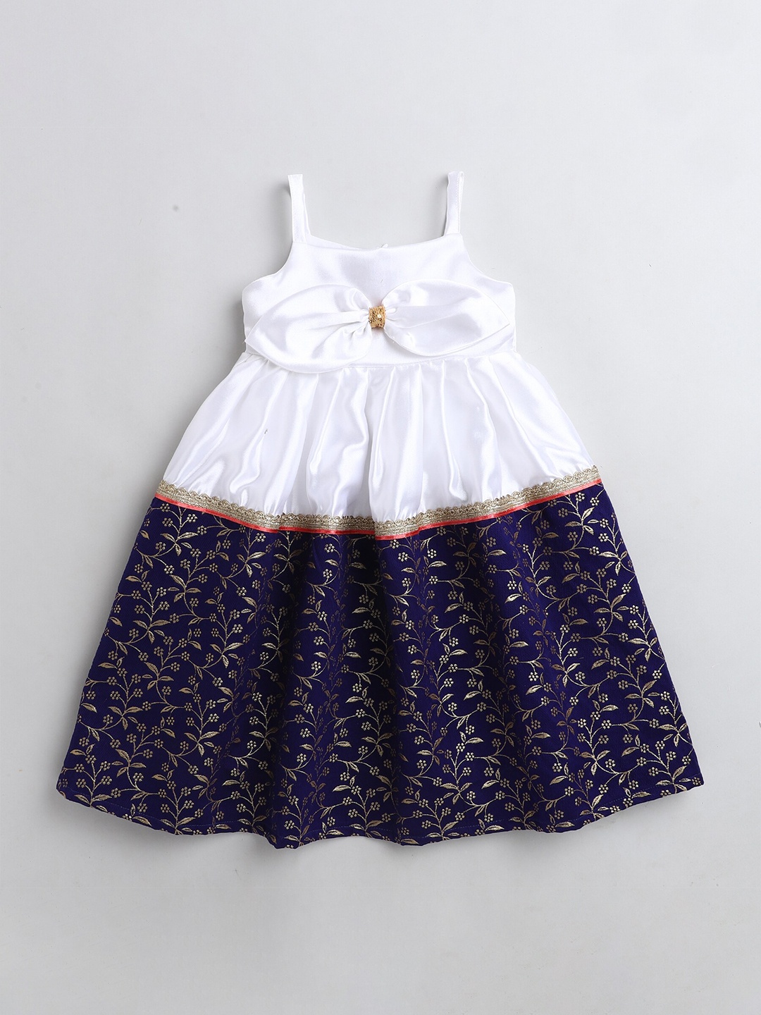 

MANY FROCKS & Blue & White Floral Satin Dress