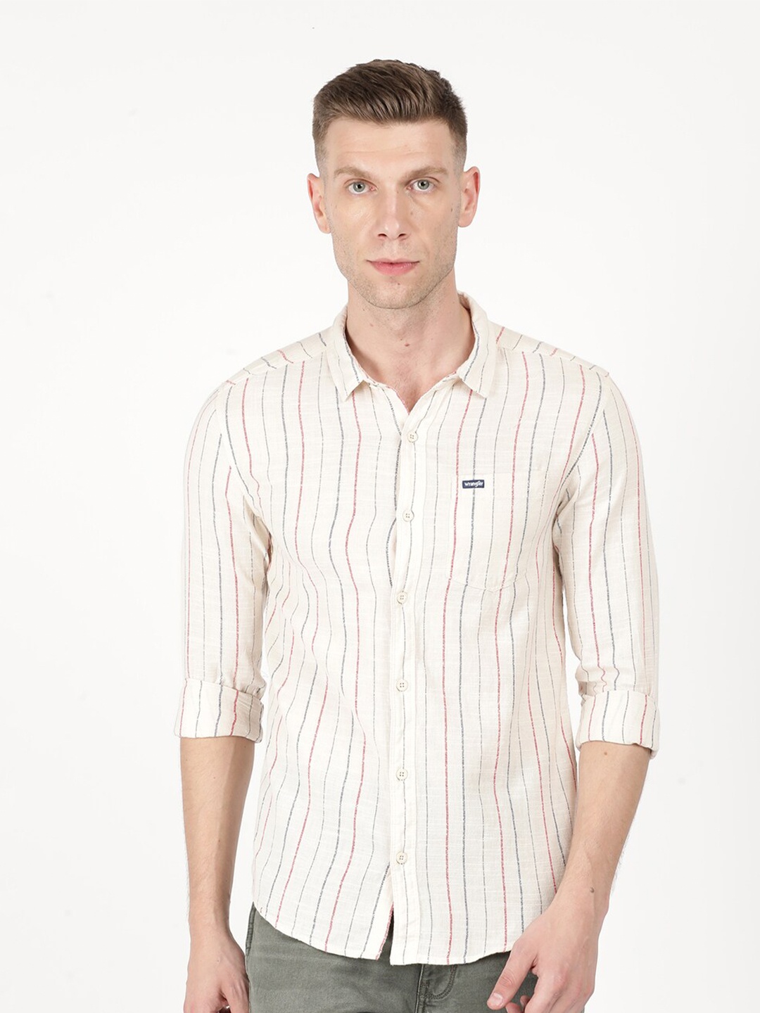 

Wrangler Men Off White Slim Fit Striped Casual Shirt