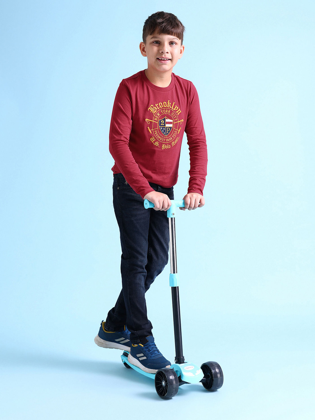 

U.S. Polo Assn. Kids Boys Slim Fit Mid-Rise Light Fade Stretchable Jeans, Blue