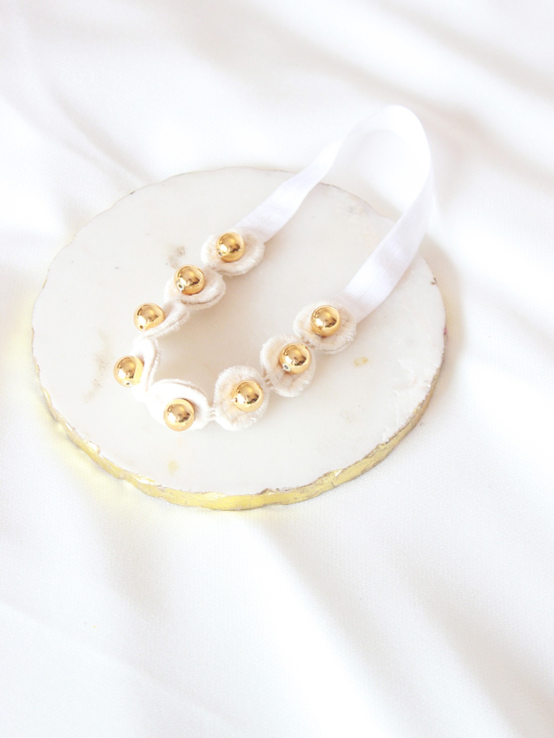 

Choko Girls White & Gold-Toned Beaded Hairband
