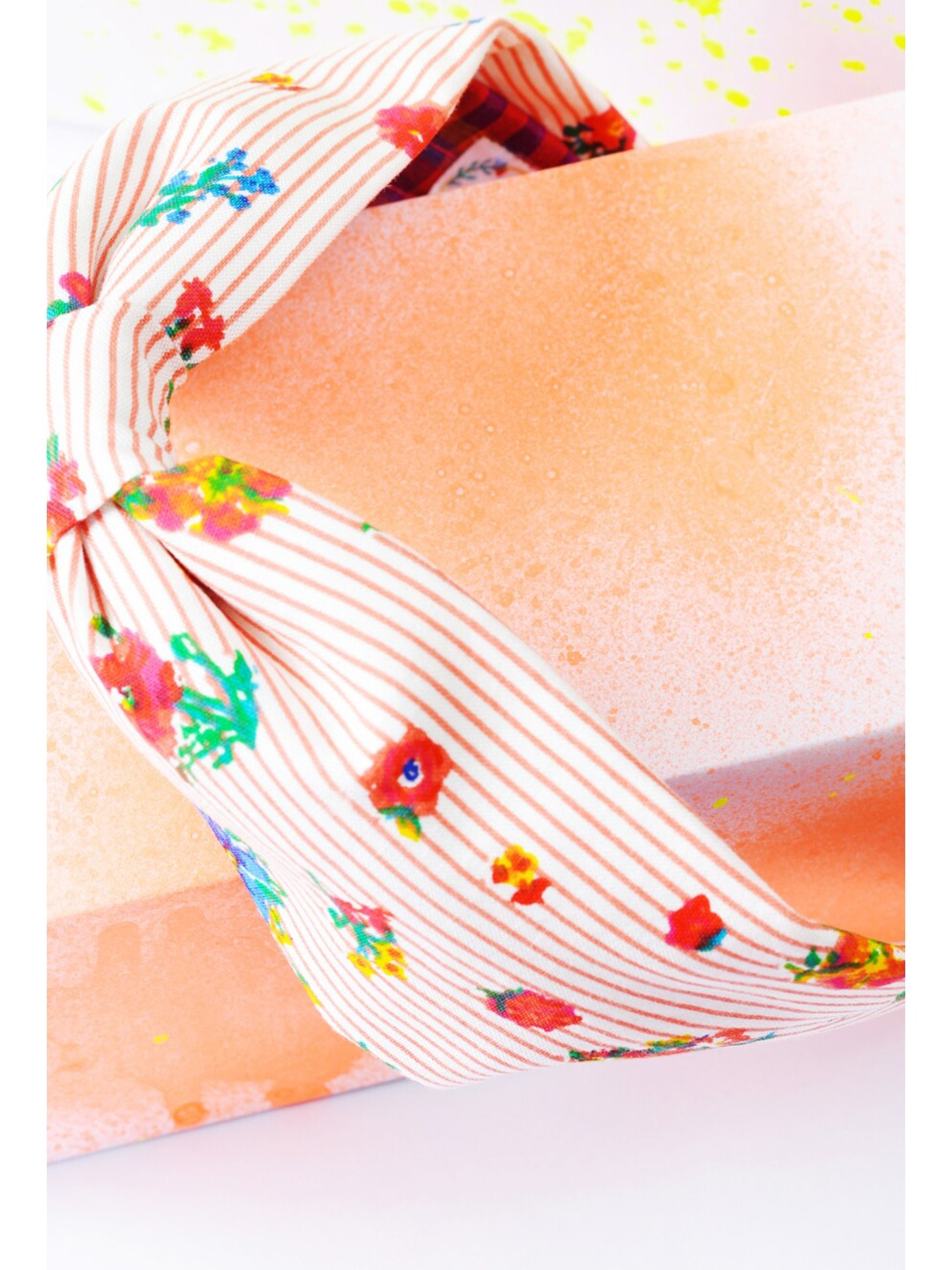 

Choko Girls Red & Green Hairband