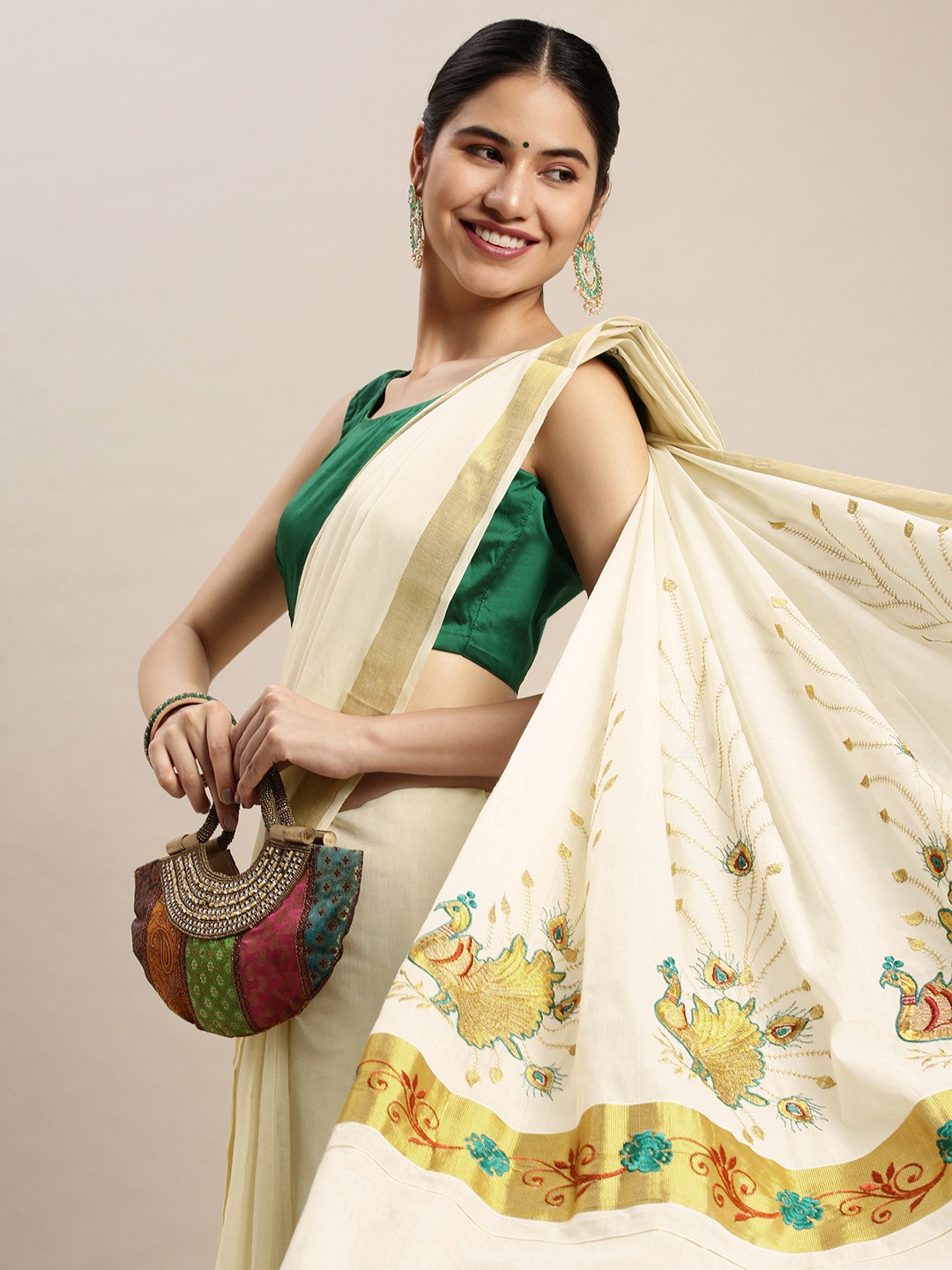 

Thara Sarees Off White & Gold-Toned Ethnic Motifs Embroidered Pure Cotton Kasavu Saree