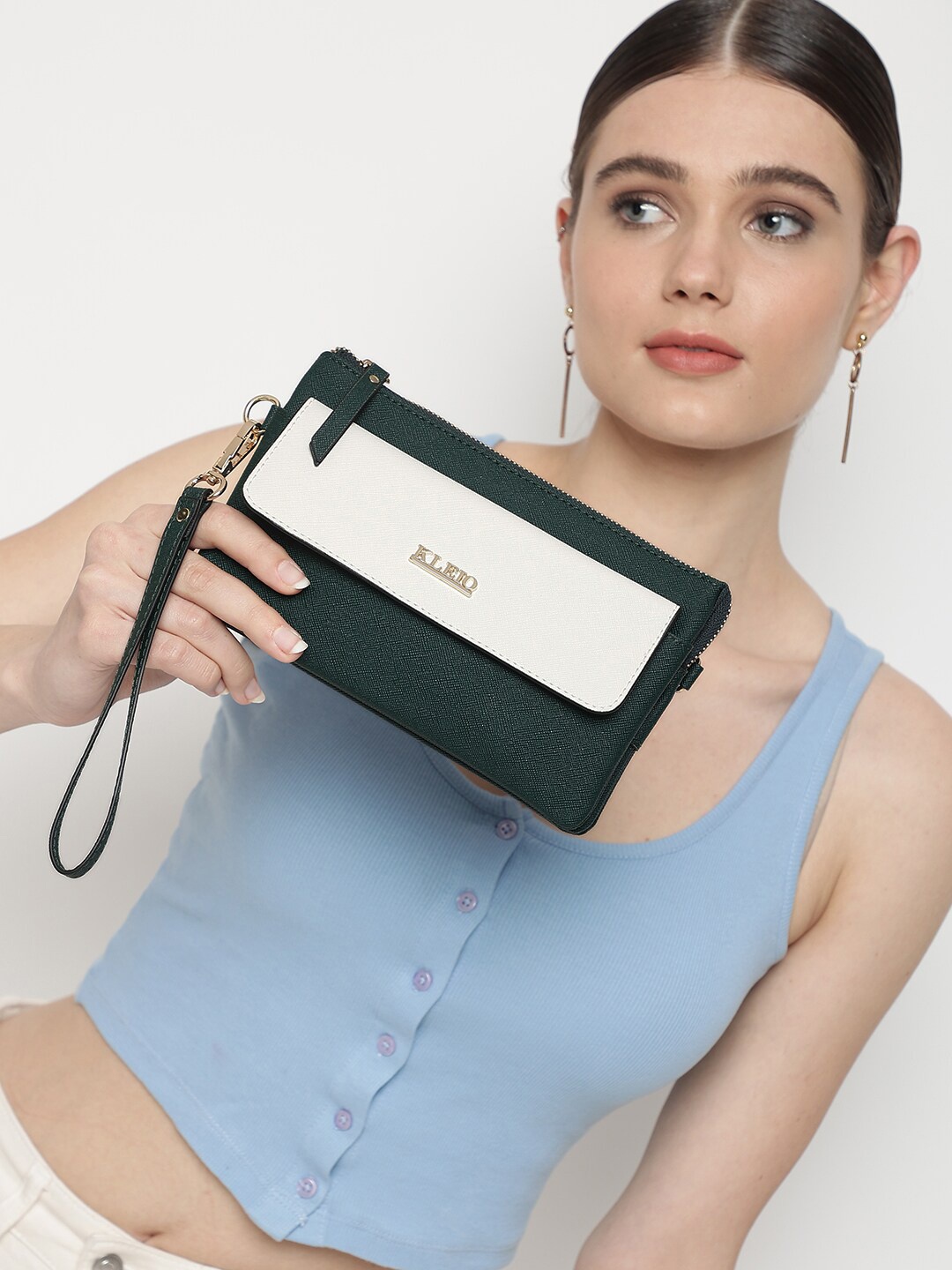 

KLEIO Women Colourblocked Swagger Sling Bag, Green