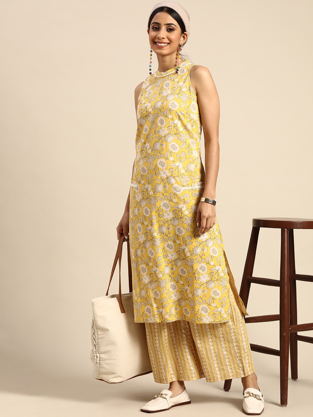 

Sangria Women Yellow Floral Printed Pure Cotton Kurta with Palazzos
