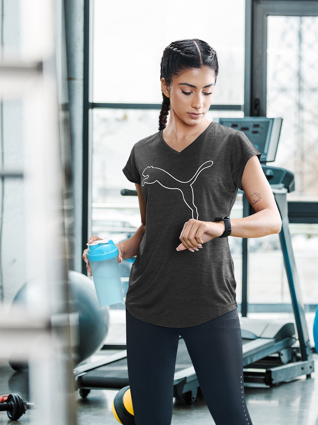 

Puma Brand Logo Printed V-Neck dryCELL Train Fav Heather Cat T-shirt, Black
