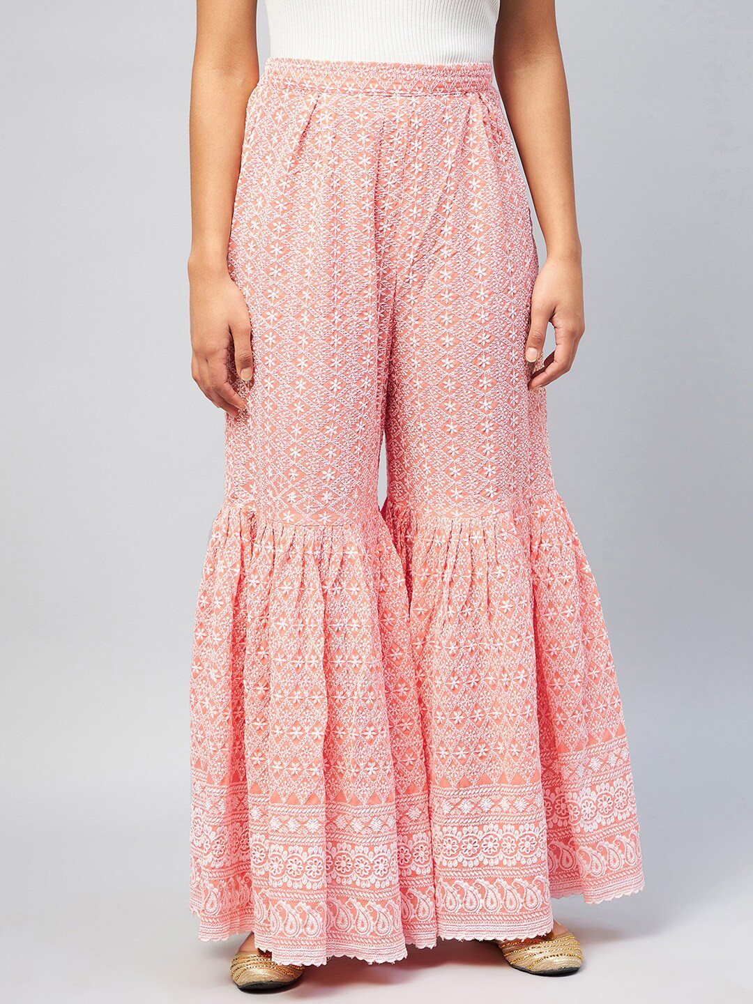 

InWeave Women Peach-Coloured & White Ethnic Motifs Embroidered Flared Ethnic Sharara