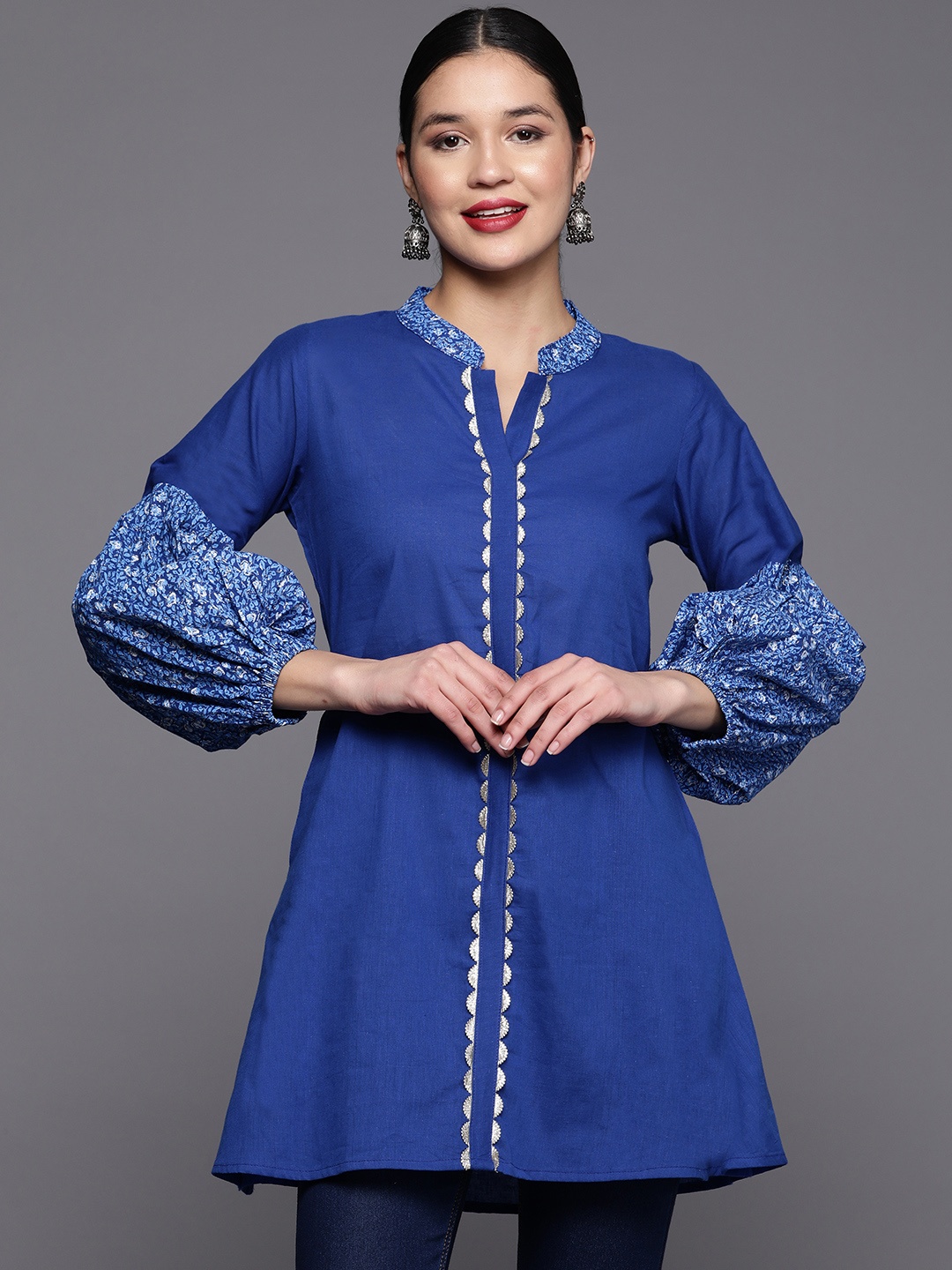 

Ahalyaa Women Blue & White Mandarin Collar Cotton Printed Indigo Tunic