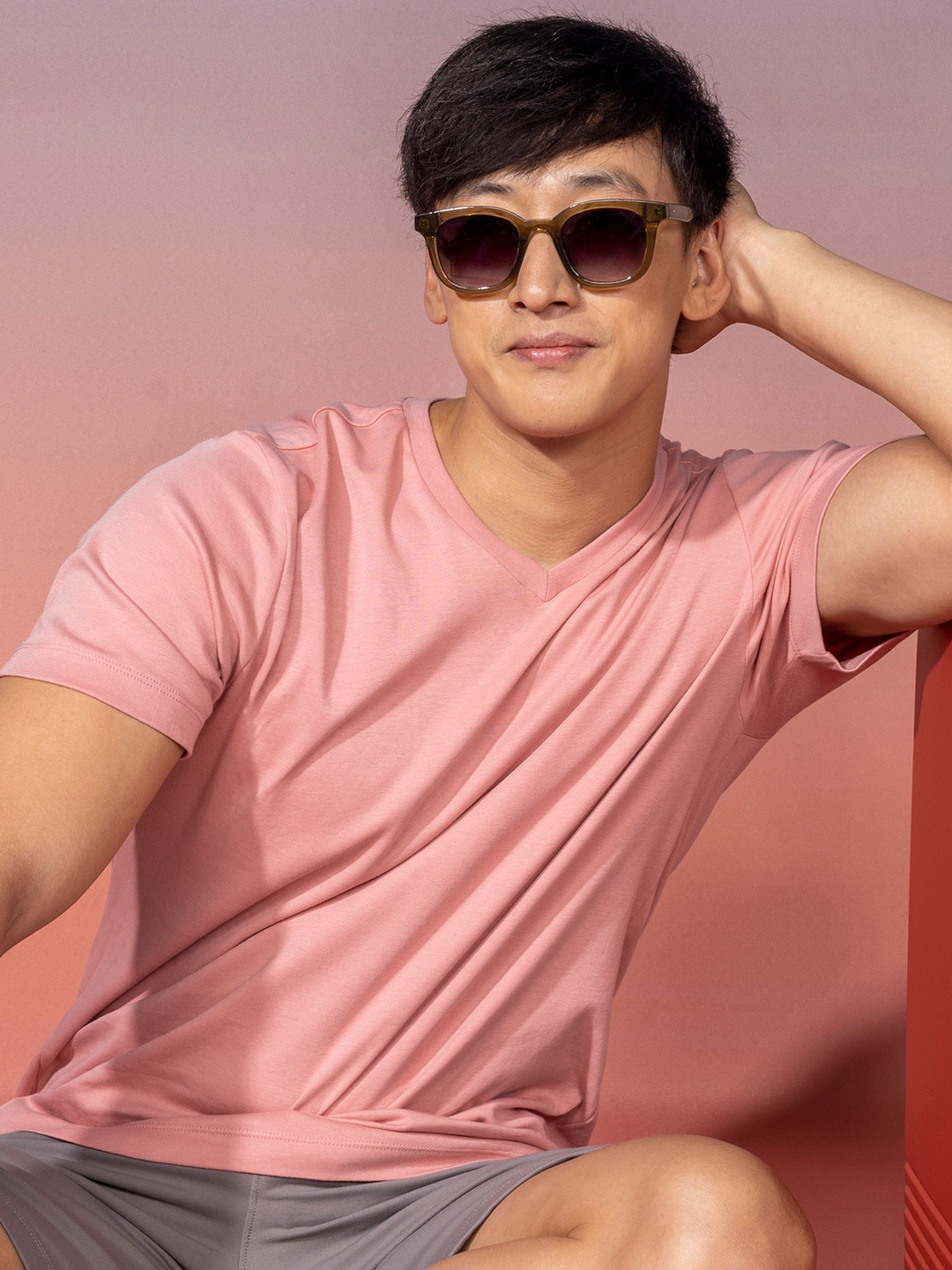 

DAMENSCH V-Neck Cotton Regular Fit T-shirt, Pink