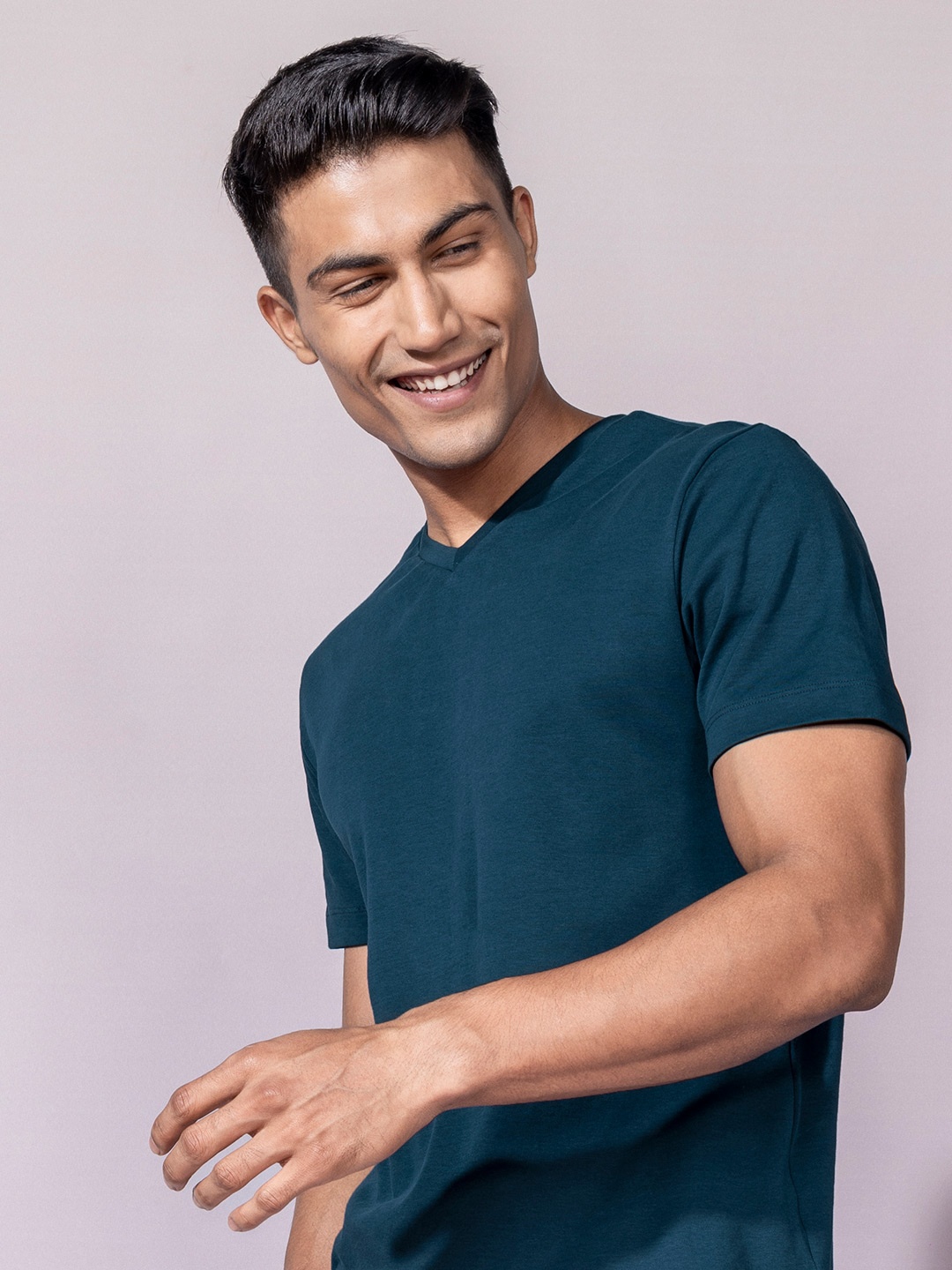 

DAMENSCH Men Solid V-Neck Premium Cotton Regular Fit T-shirt, Teal