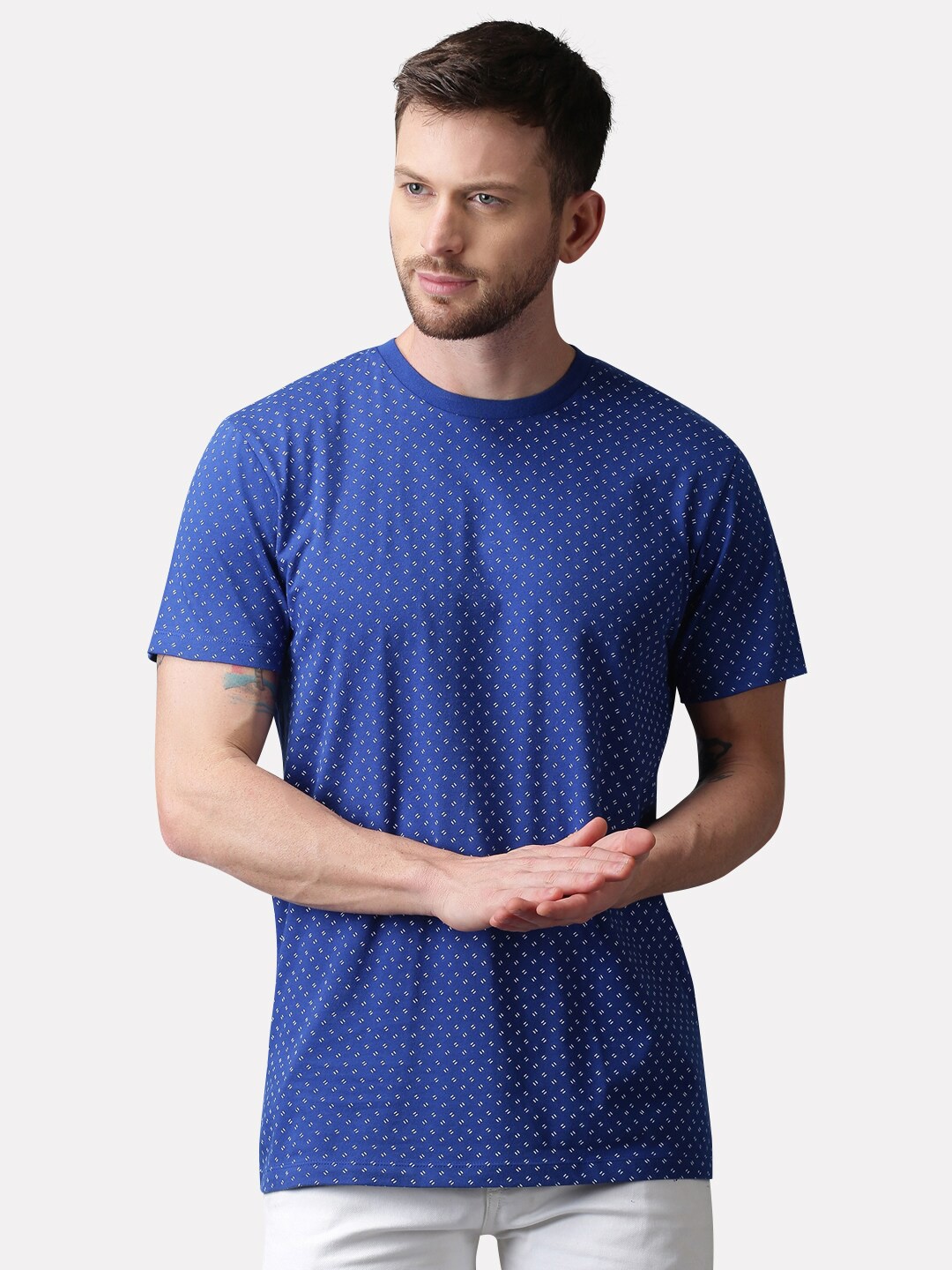 

UrGear Men Blue Printed T-shirt