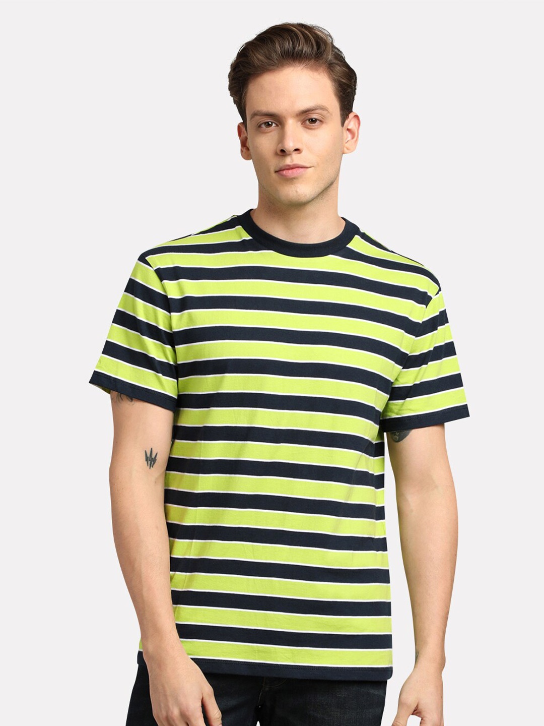 

UrGear Men Green & dark sapphire Striped T-shirt