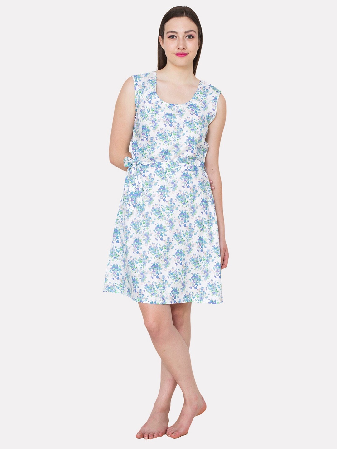 

PATRORNA White and Blue Floral Printed Nightdress