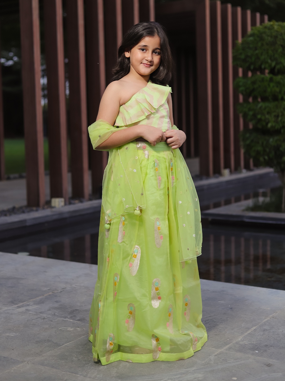 

PICCOLO Girls Green & Gold-Toned Ready To Wear Lehenga & Blouse With Dupatta set