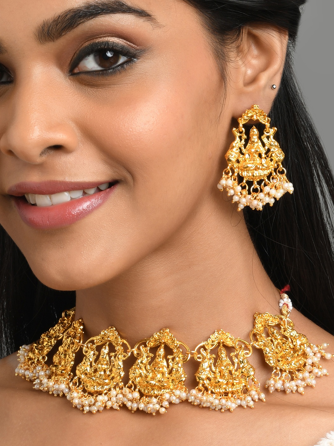 

Fida White Gold-Plated Jewellery Set