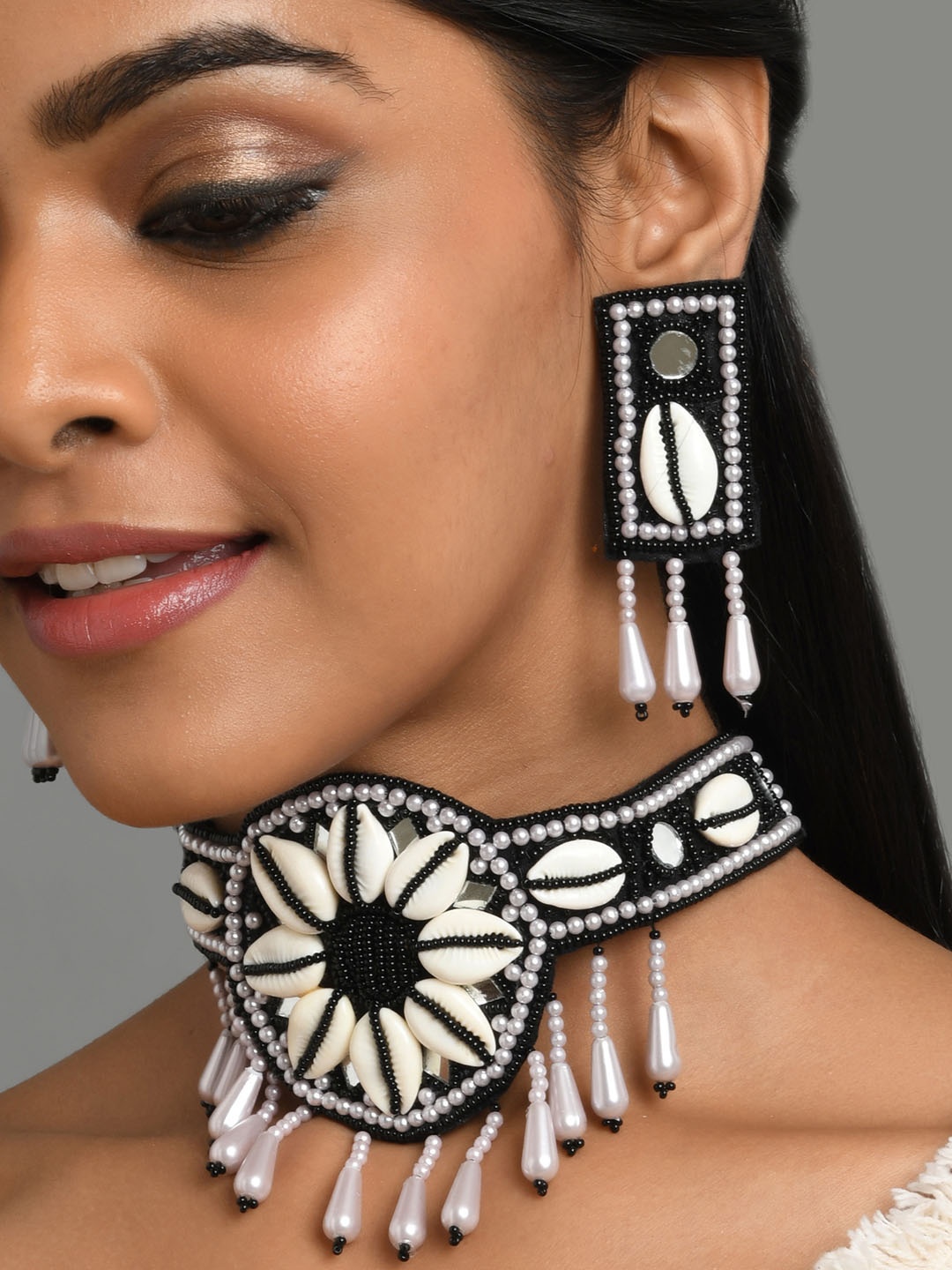 

Fida Women Silver-Plated Ethnic White Shell Floral Beaded Jewellery Set, Black