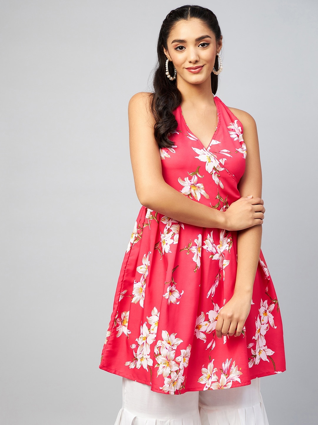 

InWeave Women Pink Floral Dyed Thread Work Crepe Kurta