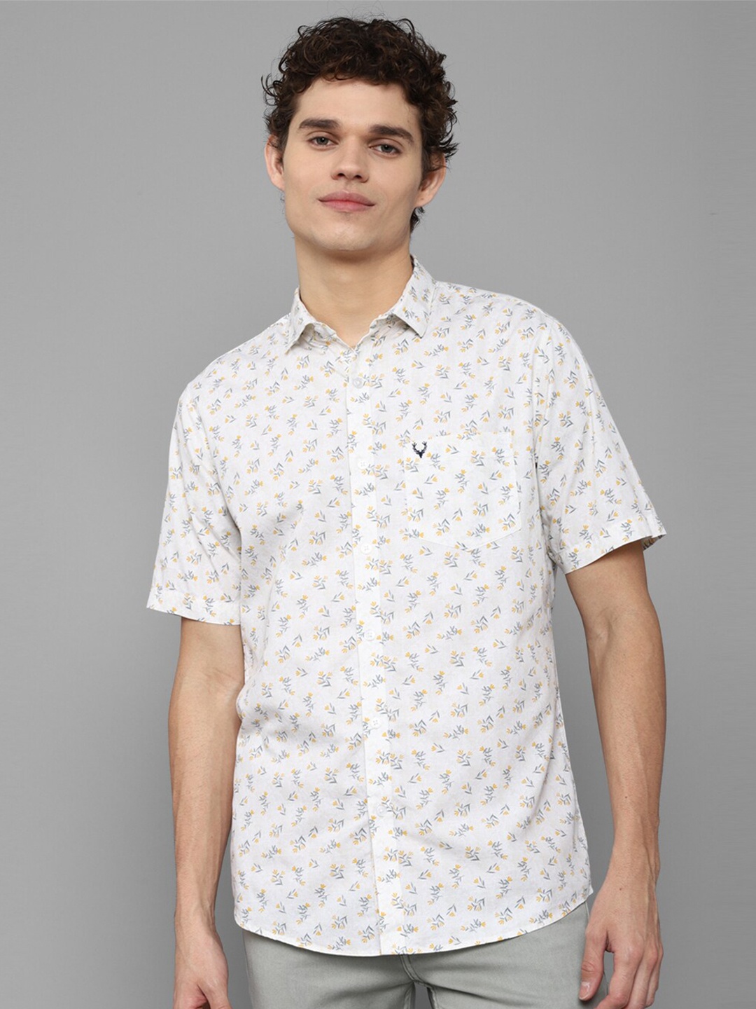 

Allen Solly Men White Slim Fit Floral Printed Casual Shirt