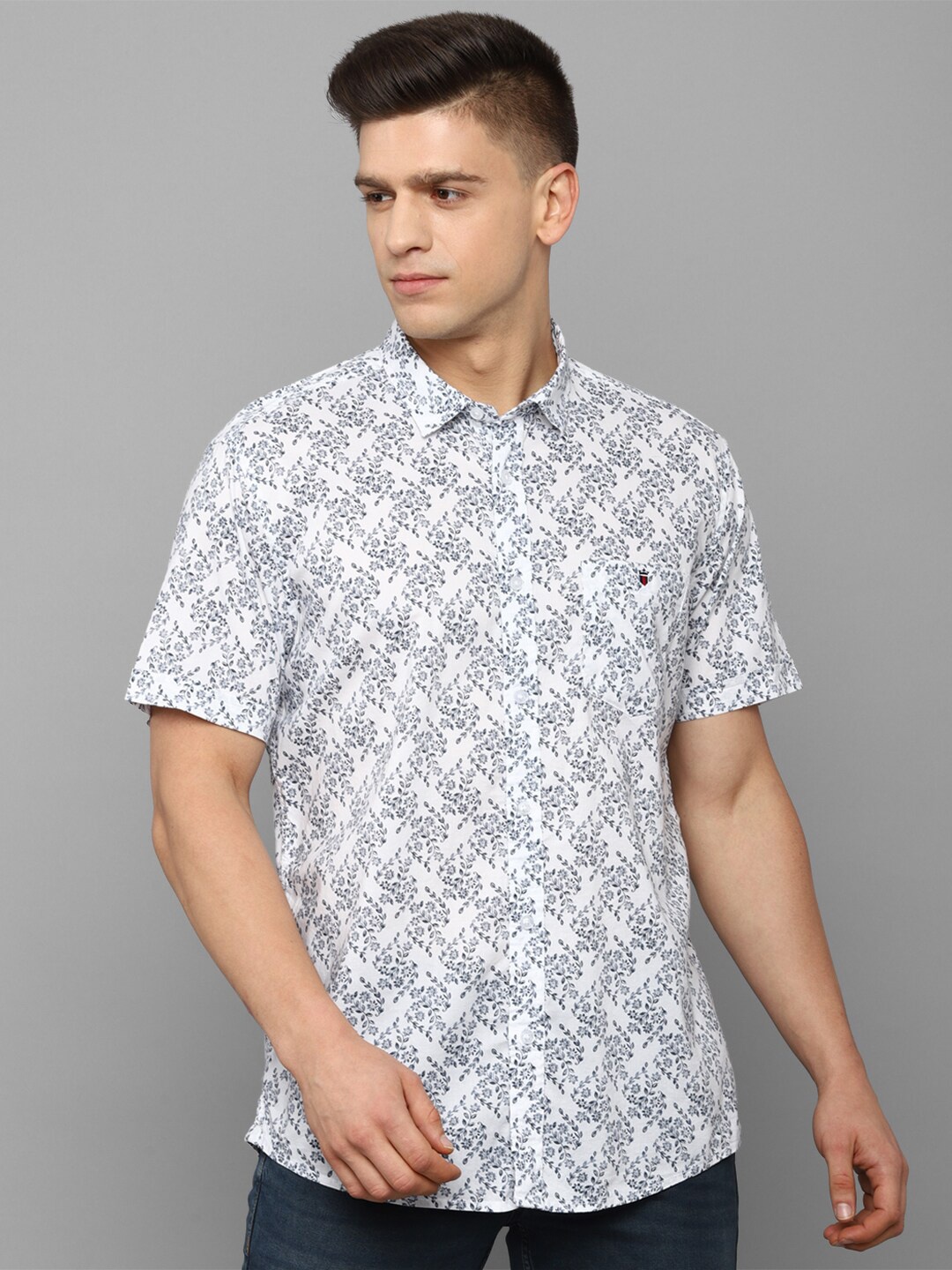 

Louis Philippe Jeans Men White Slim Fit Floral Printed Casual Shirt