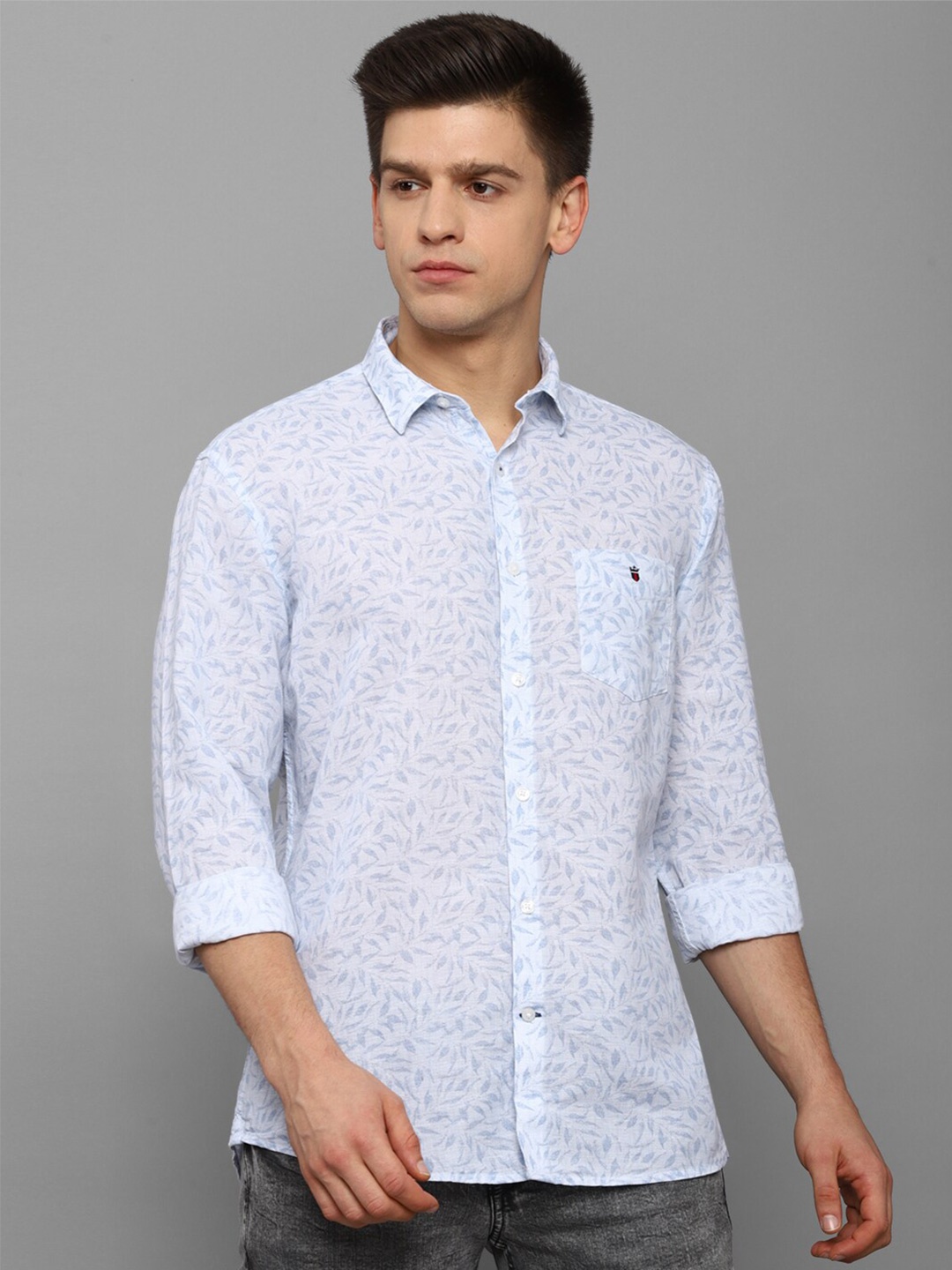 

Louis Philippe Sport Men Blue Pure Cotton Slim Fit Floral Printed Casual Shirt
