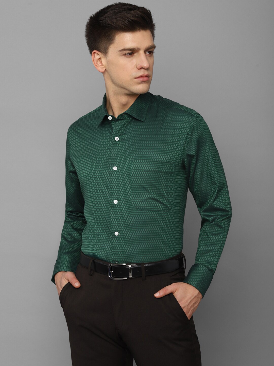 

Luxure by Louis Philippe Men Green Printed Formal Shirt