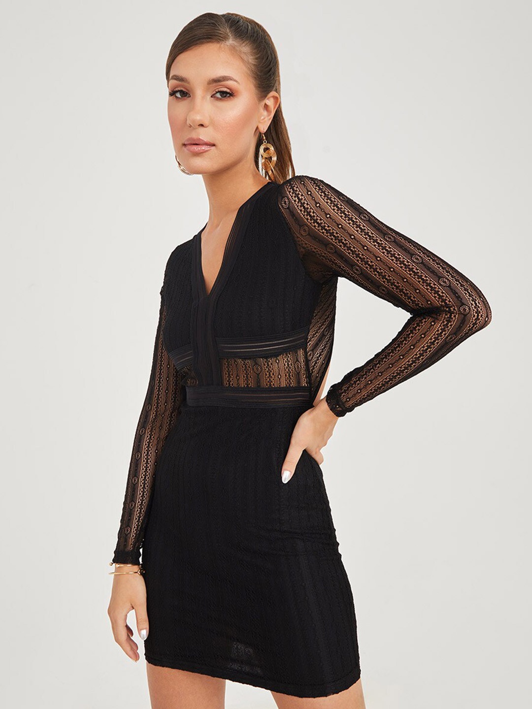 

Styli Black Lace Detailed Styled Back Mini Dress