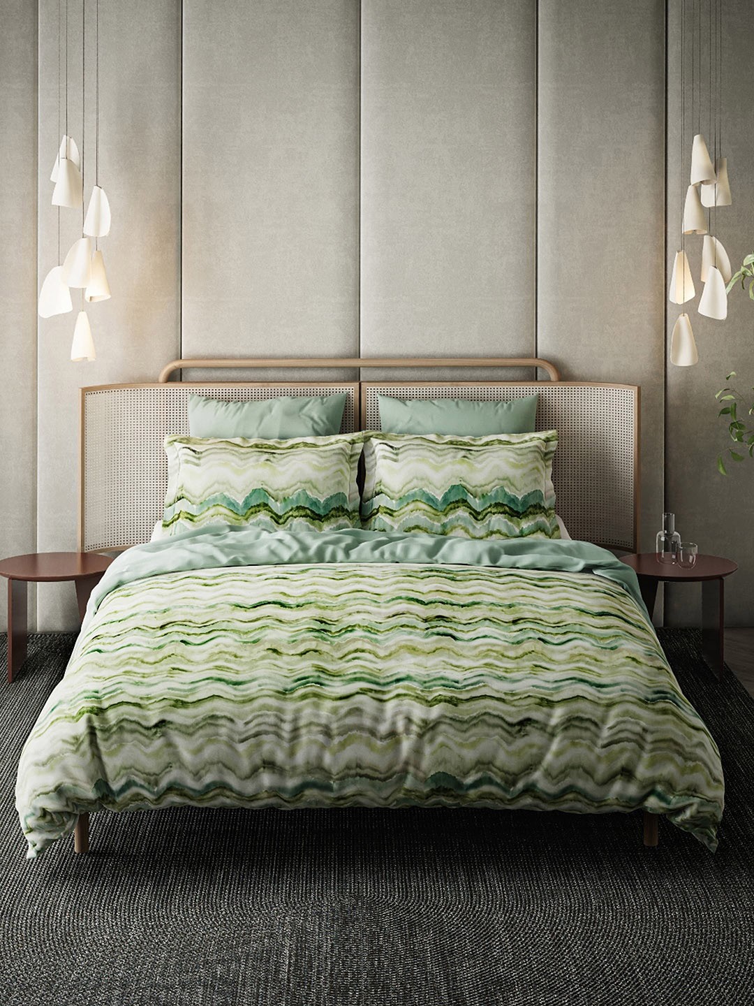 

DDecor Green & White 136 TC King Bedsheet with 2 Pillow Covers