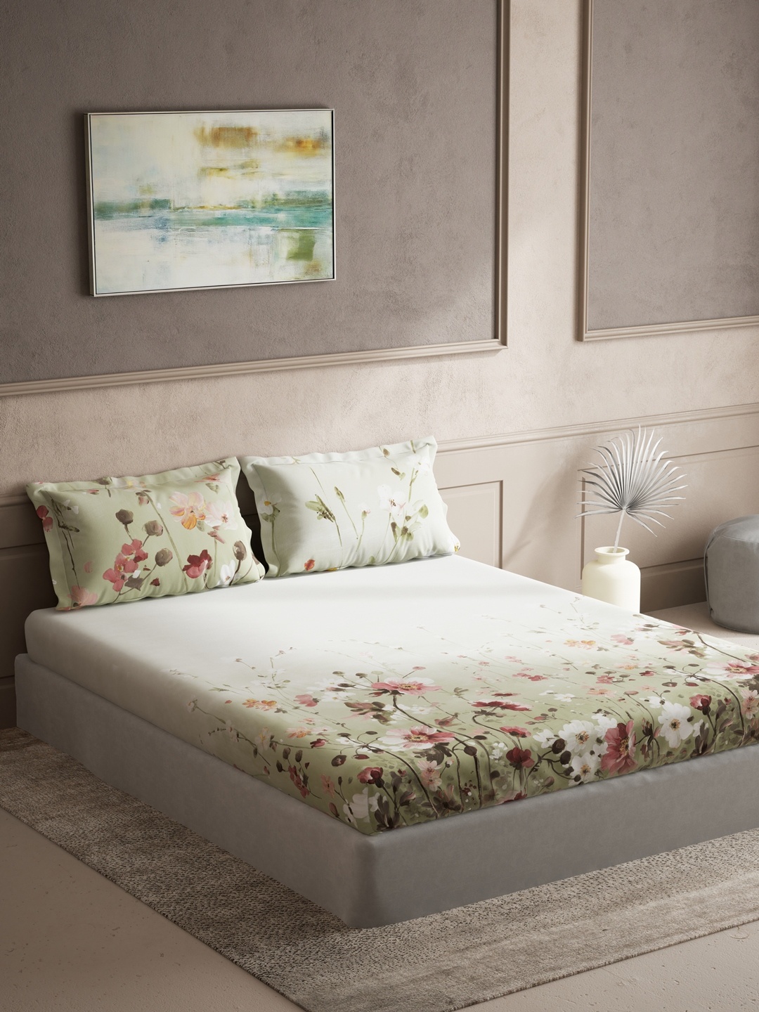 

DDecor Green & Red Floral 150 TC Cotton King Bedsheet with 2 Pillow Covers