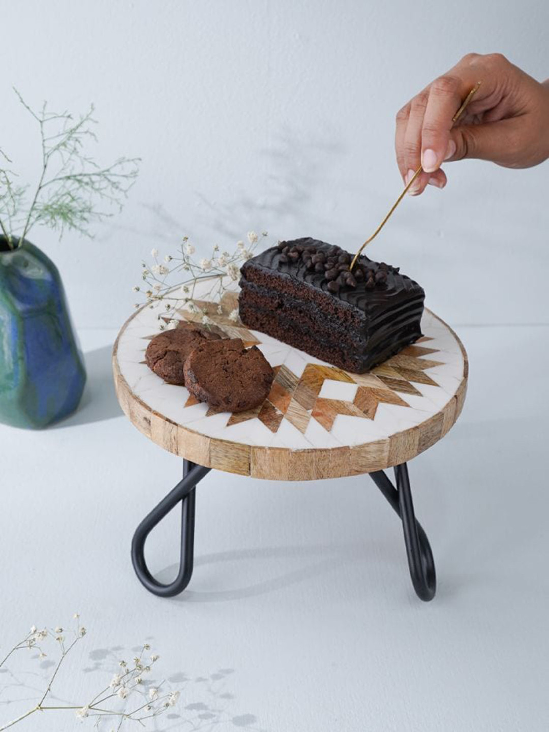 

CASA DECOR Beige & Black Printed Cake Stand