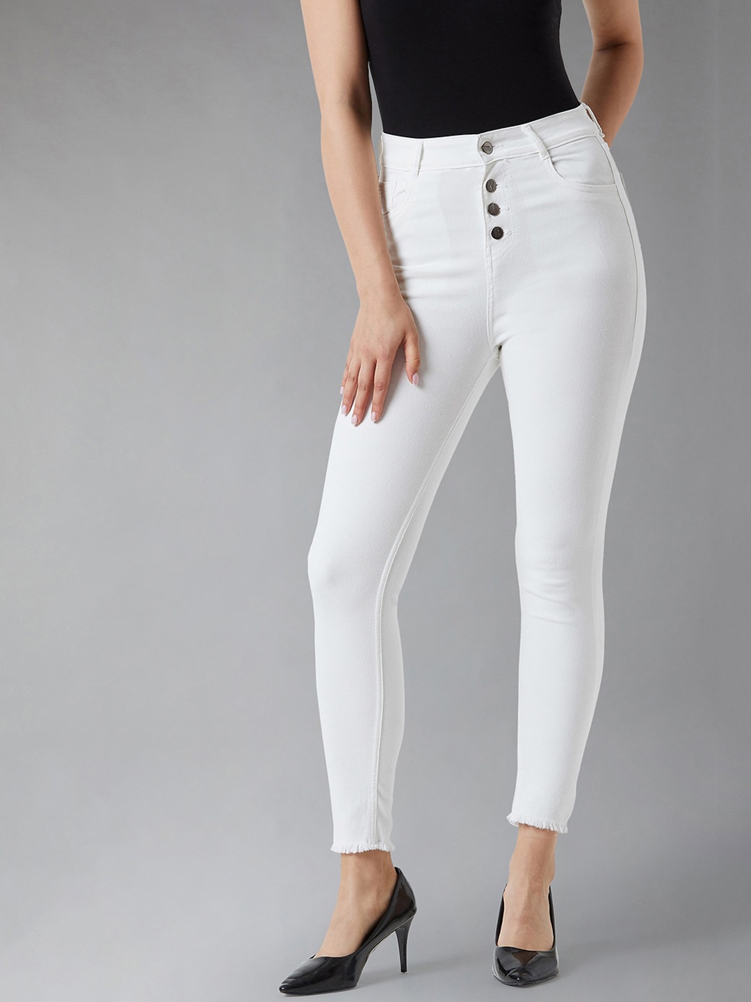 

DOLCE CRUDO Women White Cropped Skinny Fit High-Rise Stretchable Jeans
