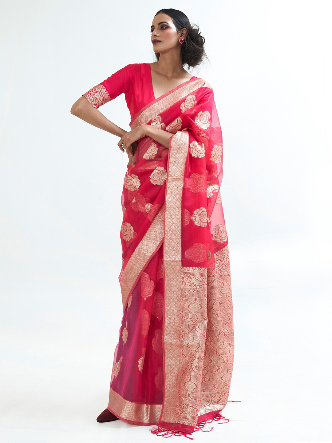 

Mitera Pink & Gold-Toned Ethnic Motifs Zari Organza Banarasi Saree