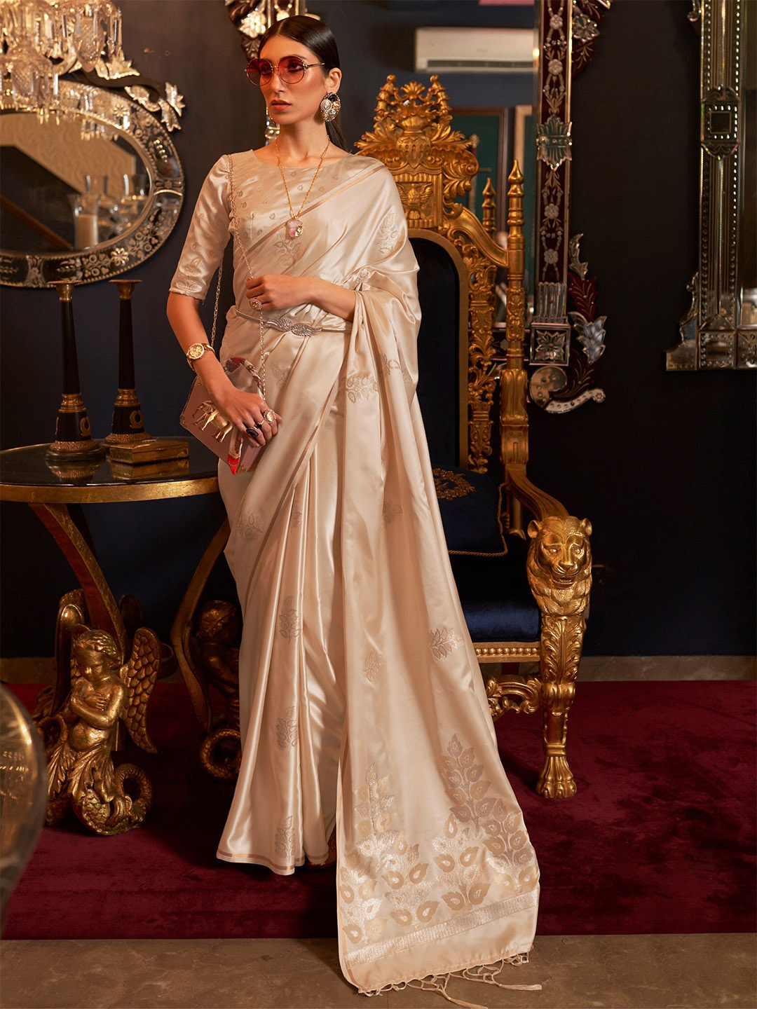 

Mitera Cream-Coloured & Gold-Toned Floral Zari Pure Silk Banarasi Saree