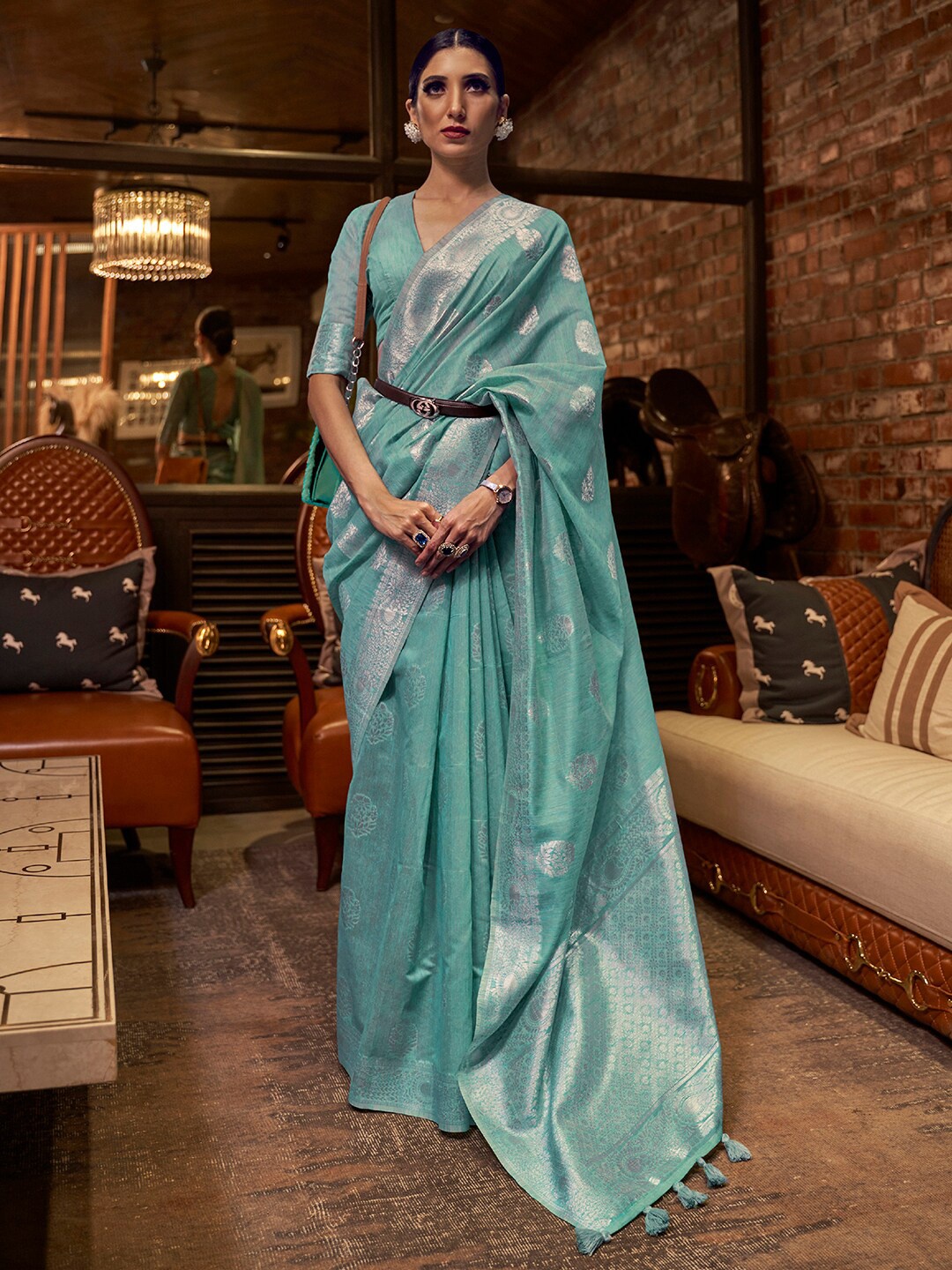 

Mitera Turquoise Blue & Silver-Toned Floral Zari Pure Linen Banarasi Saree