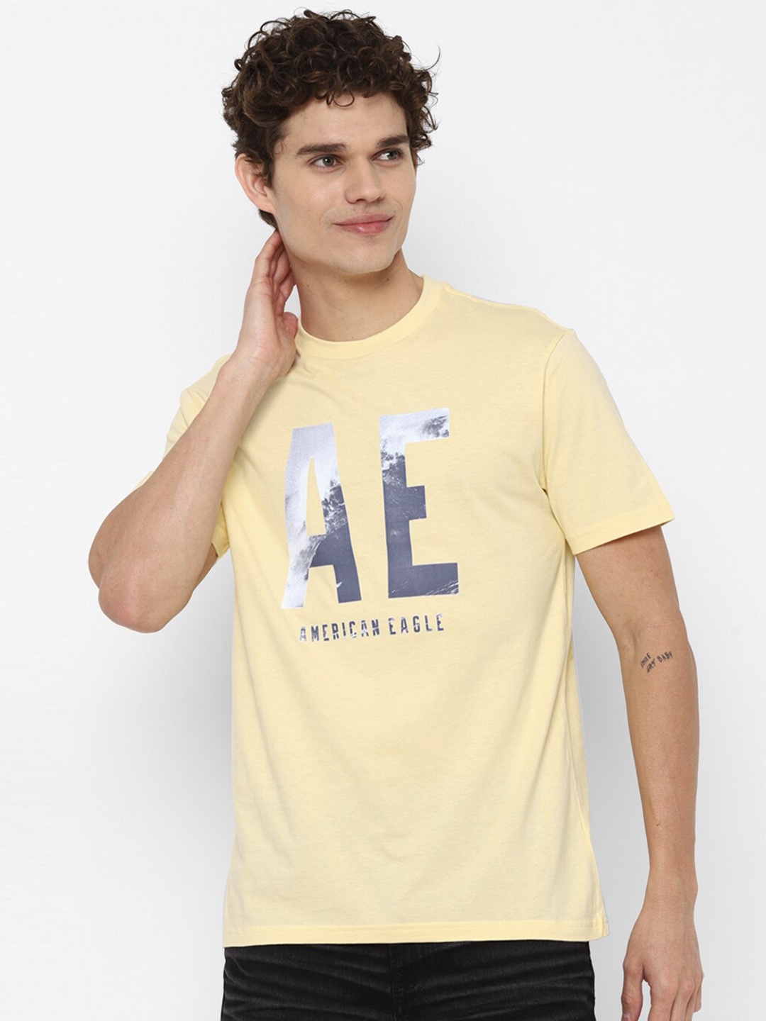

AMERICAN EAGLE OUTFITTERS Men Yellow Typography Printed Applique T-shirt