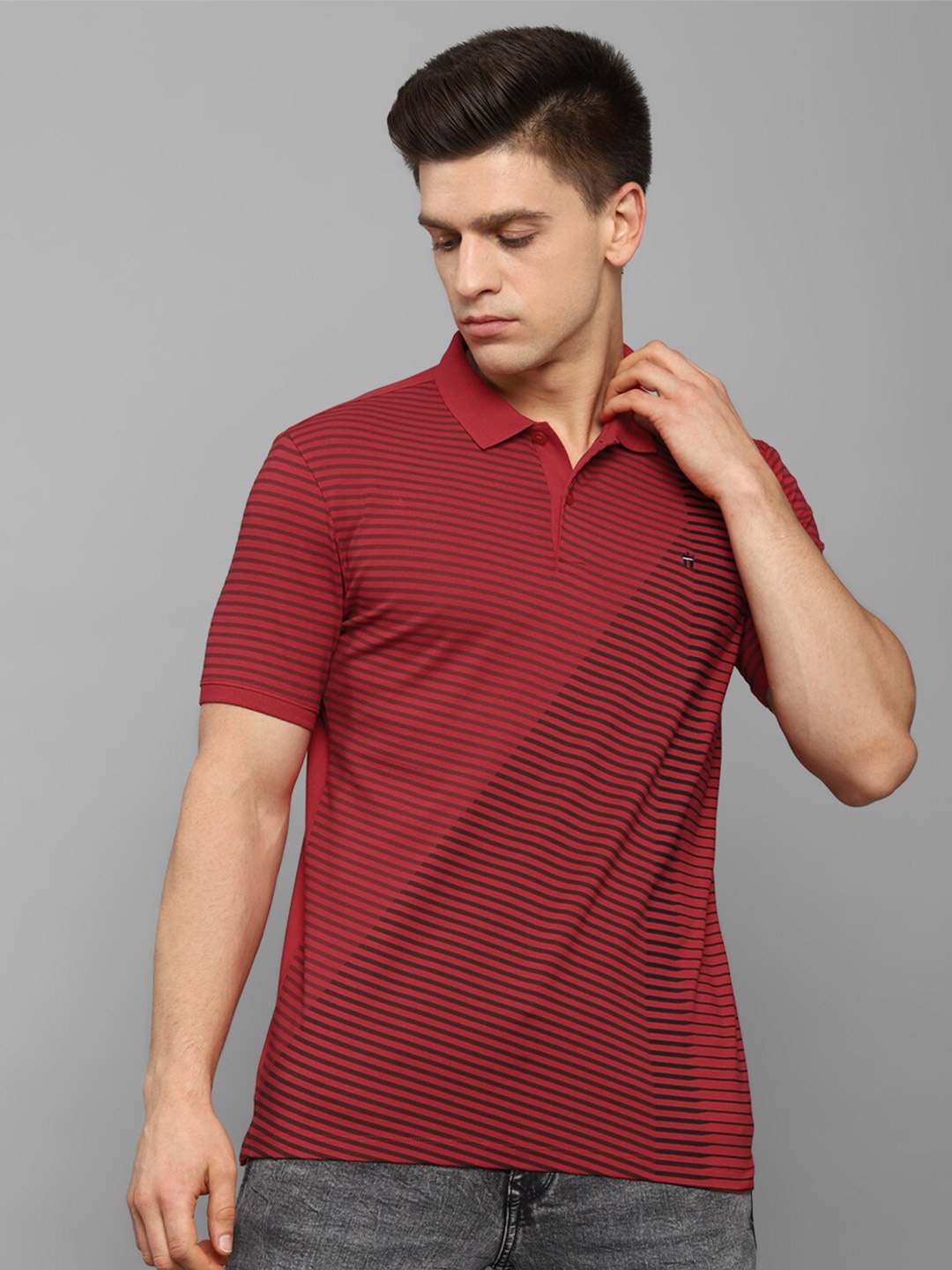 

Louis Philippe Sport Men Red Striped Polo Collar Slim Fit T-shirt