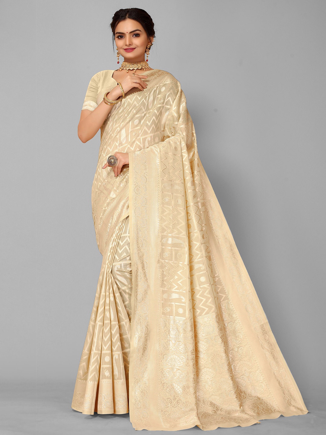 

Nimayaa Cream-Coloured & Gold-Toned Ethnic Motifs Zari Banarasi Saree