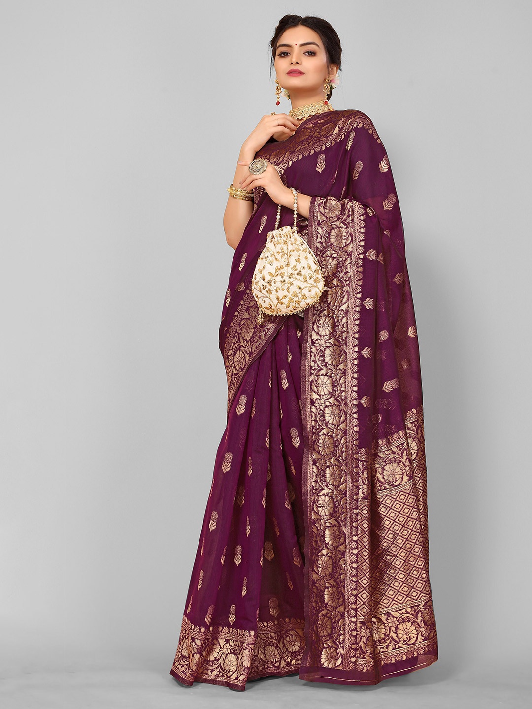 

Nimayaa Purple & Gold-Toned Ethnic Motifs Zari Silk Blend Banarasi Saree