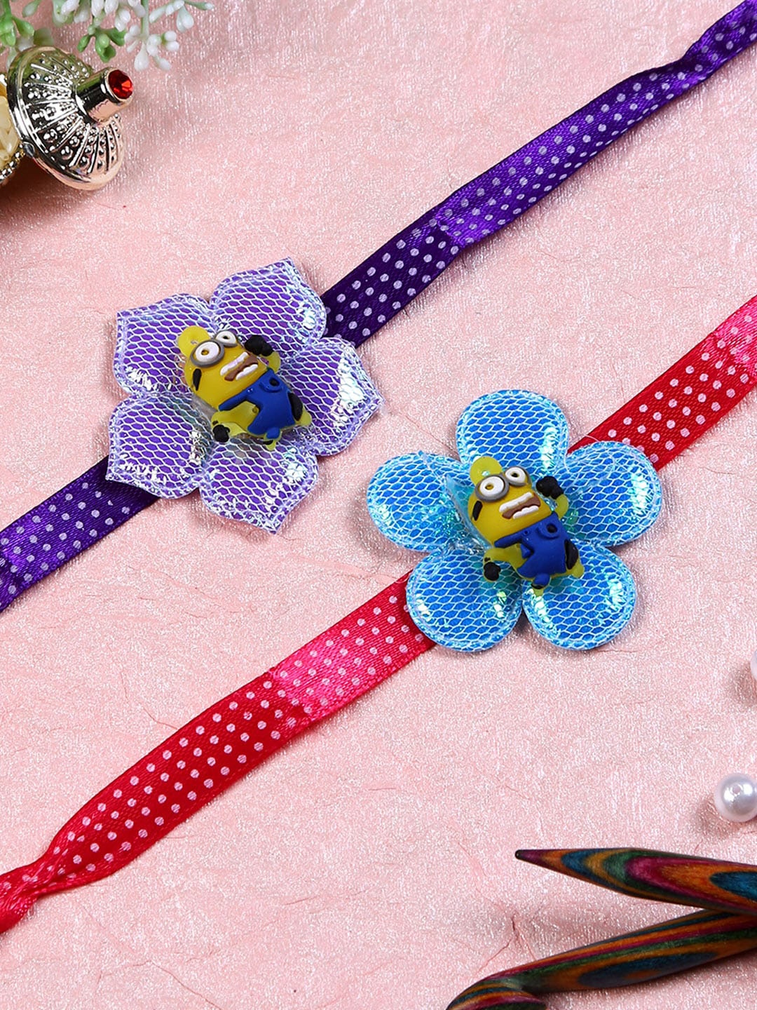 

Adults-Unisex Aapno Rajasthan Set of 2 Minion in Flower Rakhis, Violet