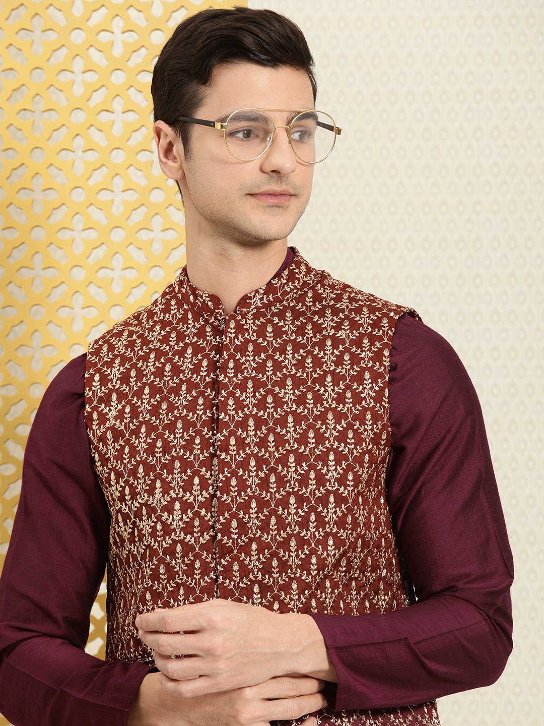 

House of Pataudi Men Maroon Jashn Kurta with Churidar & Nehru Jacket