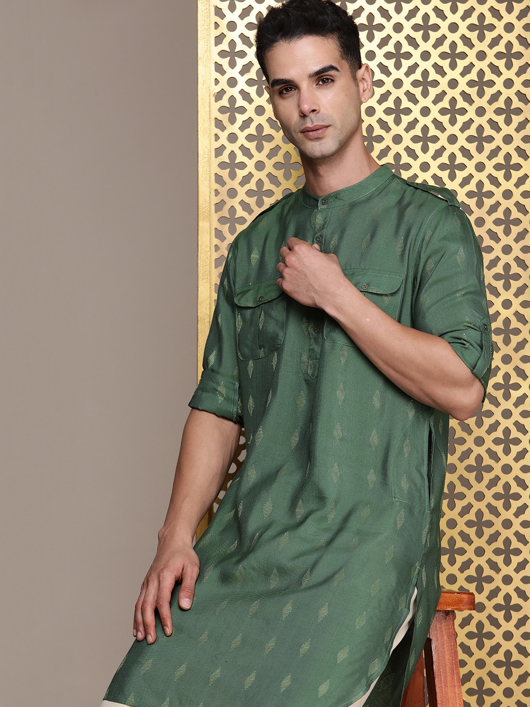 

House of Pataudi Roll-up Sleeves Pathani Jashn Kurta, Green