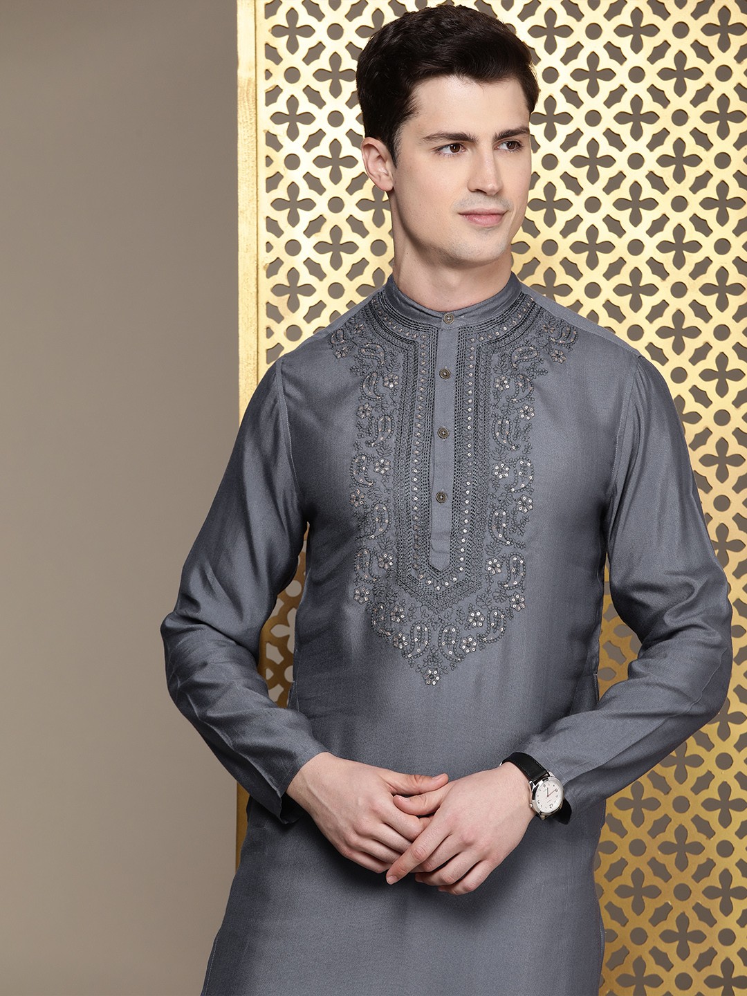 

House of Pataudi Ethnic Motifs Yoke Design Sequinned Jashn Kurta, Grey