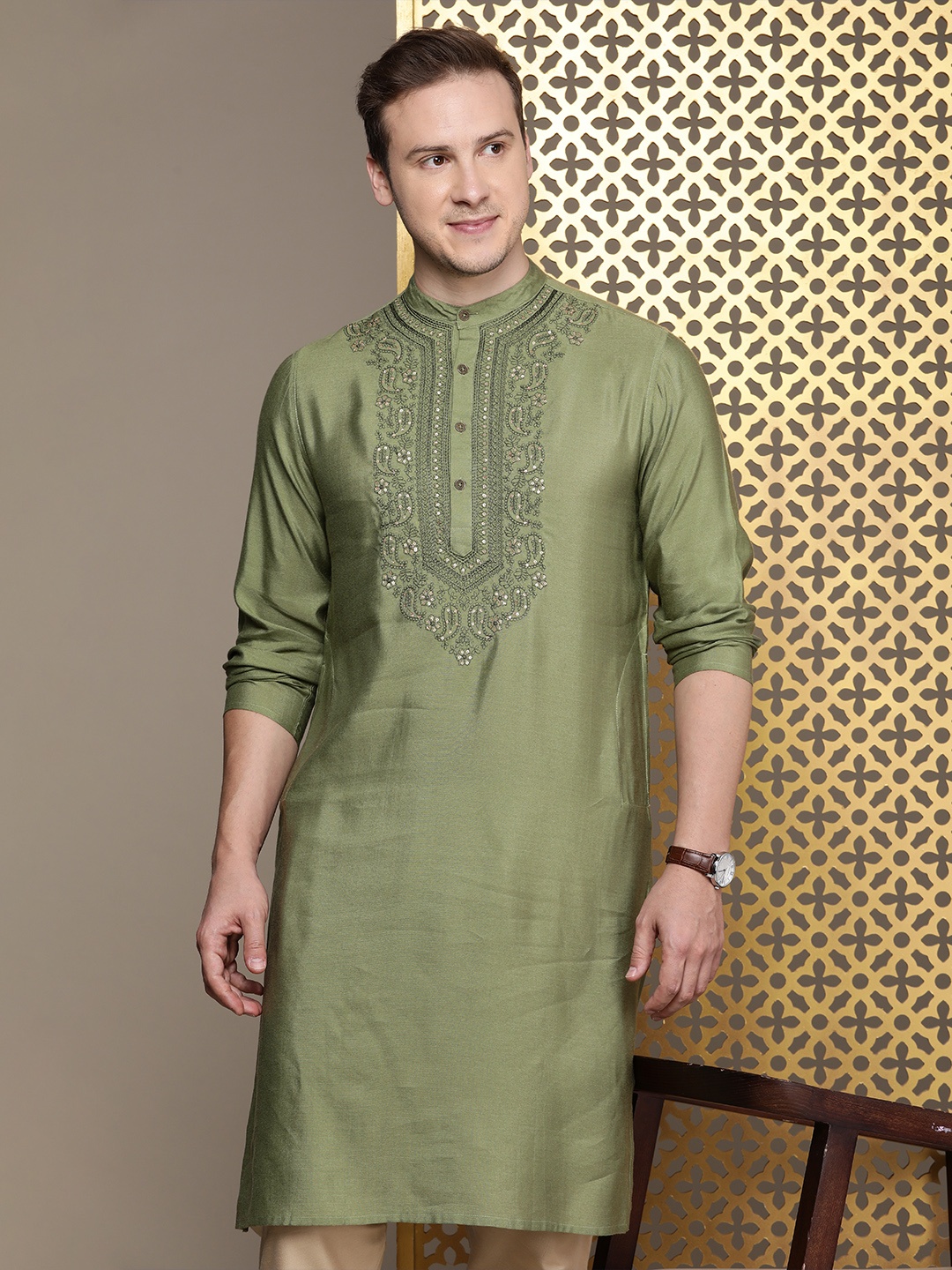 

House of Pataudi Ethnic Motifs Yoke Design Sequinned Jashn Kurta, Olive